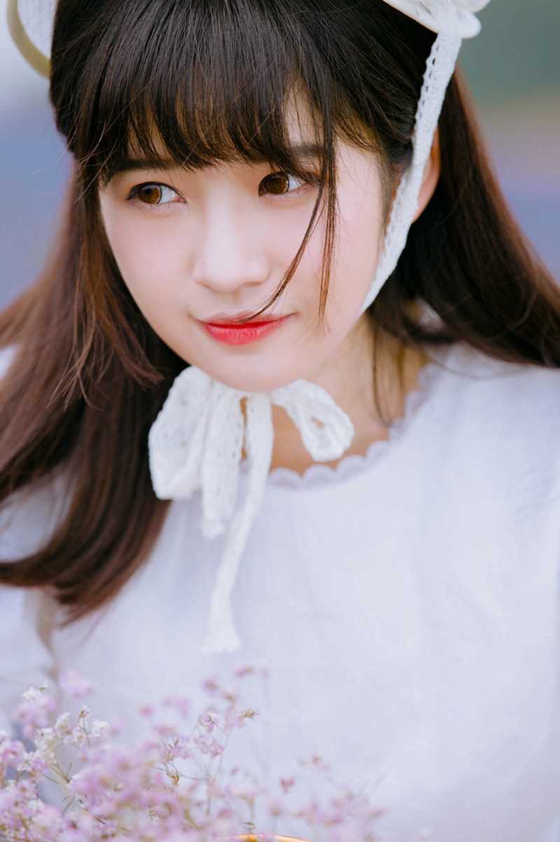 最新90后性感酥胸篮球宝贝私房诱人壁纸